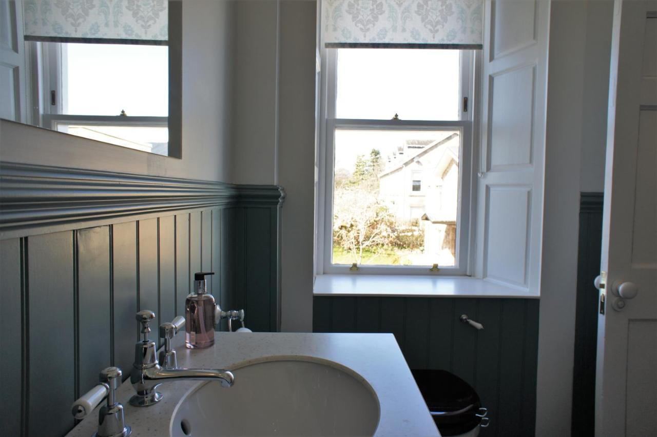 136 West Princes Street Apartment