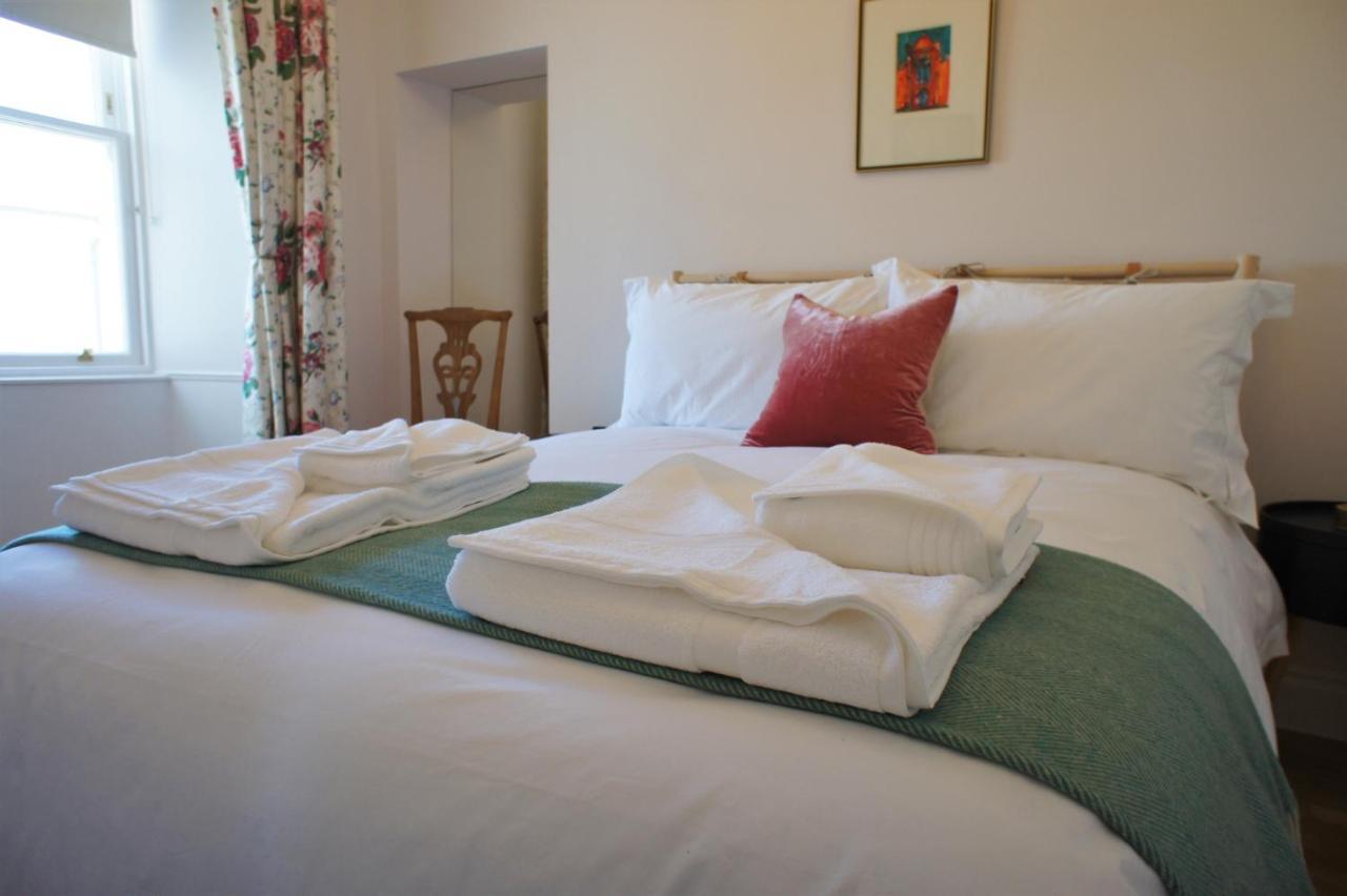 136 West Princes Street Apartment