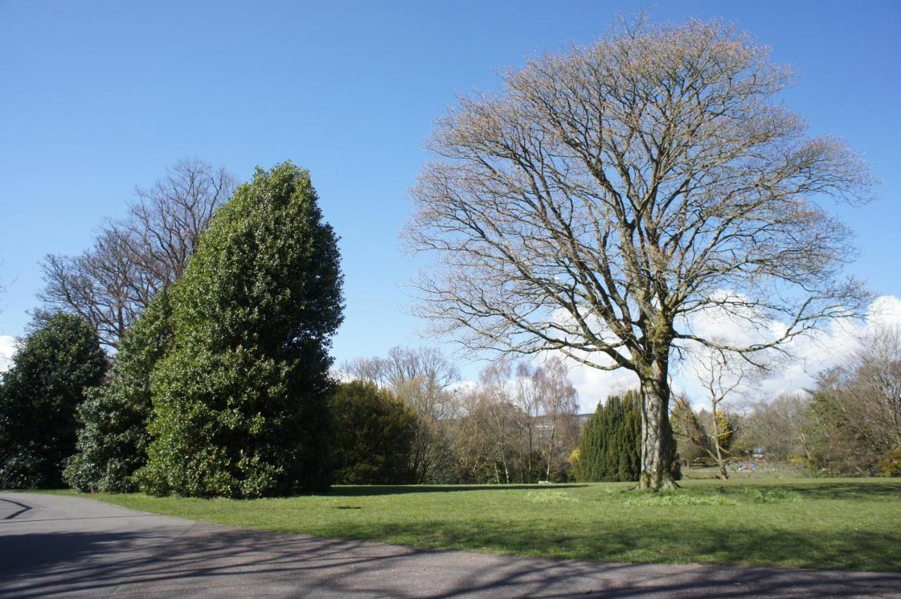 136 West Princes Street Apartment